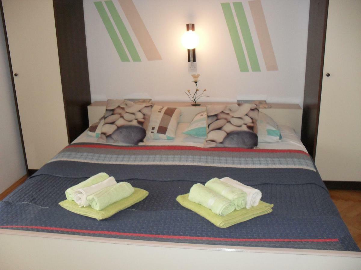 Apartments Desanka Lopar Εξωτερικό φωτογραφία