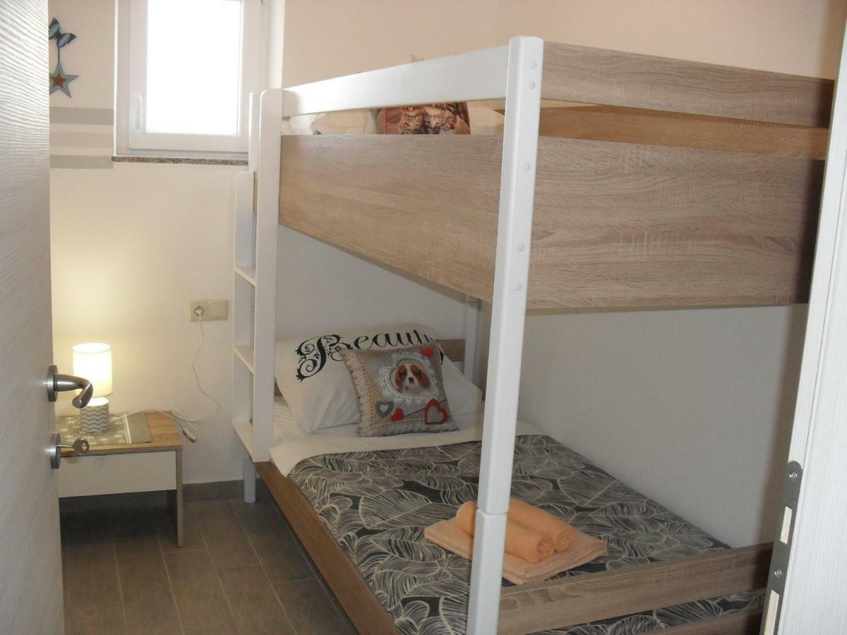 Apartments Desanka Lopar Εξωτερικό φωτογραφία